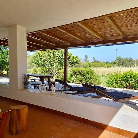 Casa Sicutera - Indipendente Situata A 4 Chilometri Dalla Di Su Petrosu *